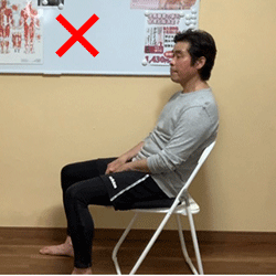 ぎっくり腰（急性腰痛）の座位の姿勢に注意